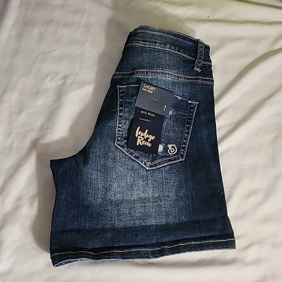 Indigo rein distressed  womens jrs denim jean mid rise shorts sz 5 new - Picture 4 of 6